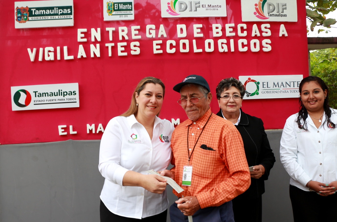Becas a Vigilantes Ecológicos elevan calidad de vida de abuelitos