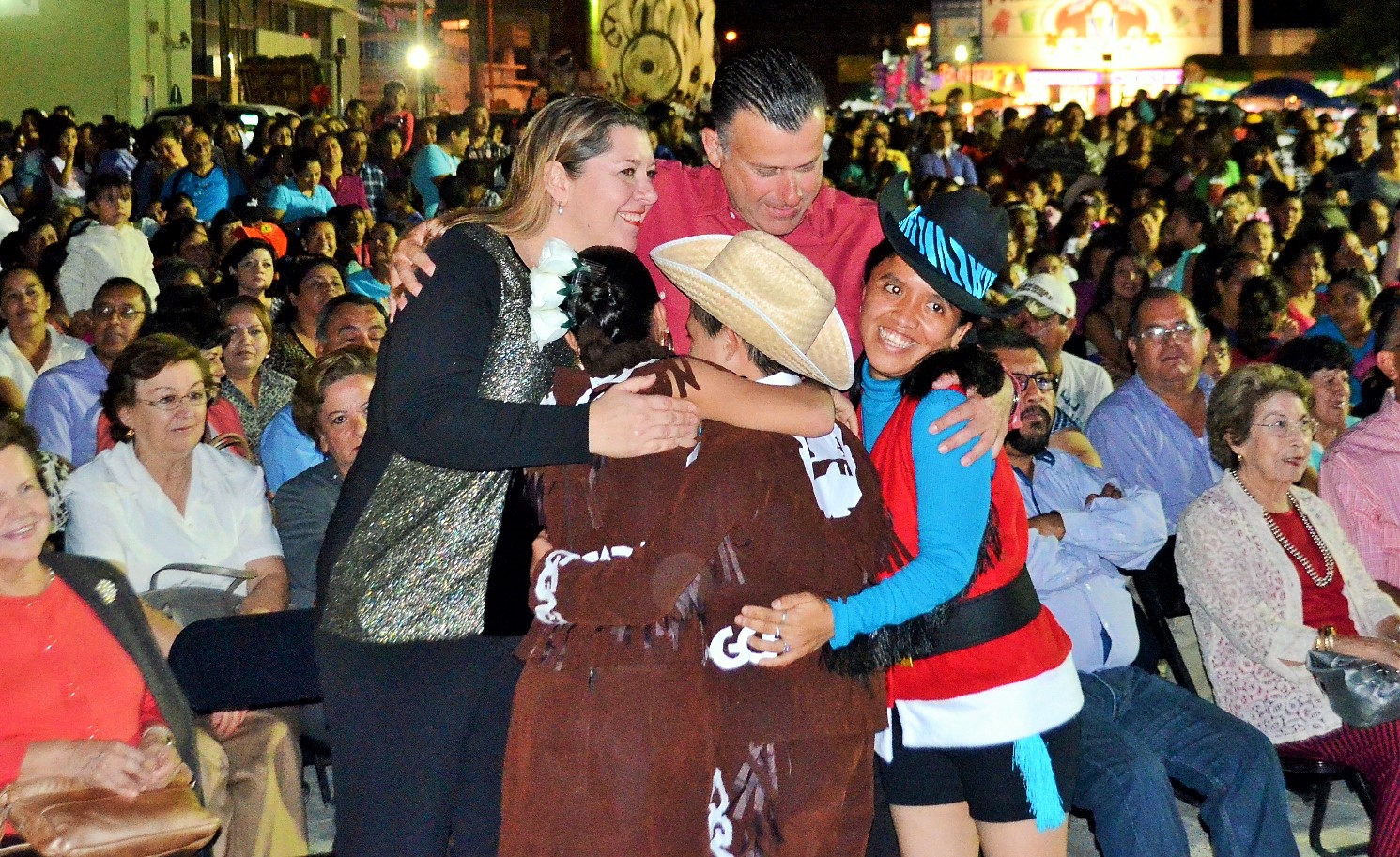 Convoca Pablo González a vivir el verdadero espíritu de la Navidad