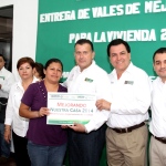 Distribuye Pablo apoyos para mejoramiento de vivienda 2014