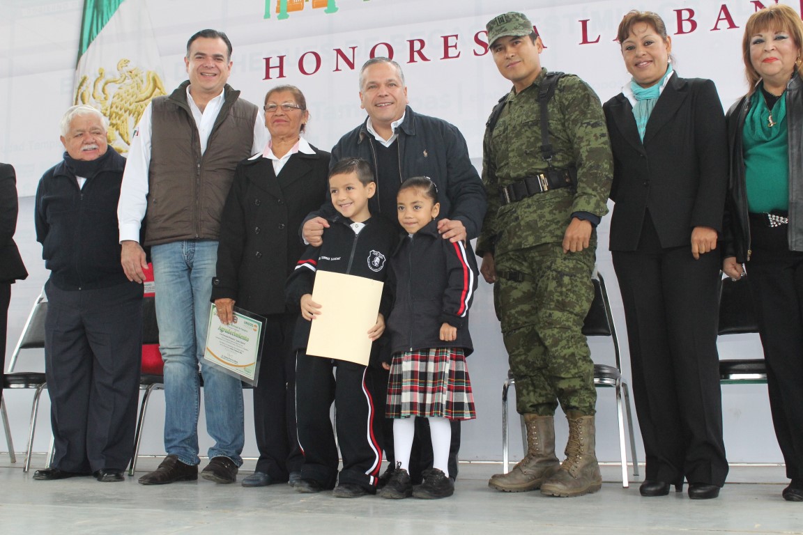 Refrenda Gustavo Torres compromiso con la educación