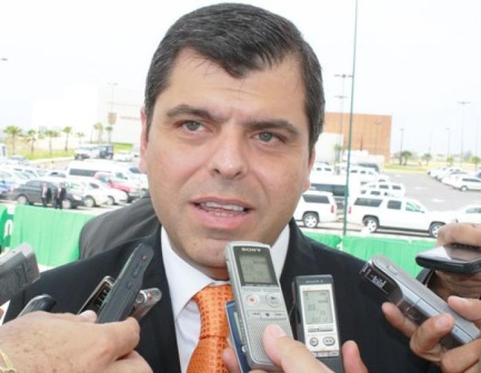 Presenta Miguel González Salum su registro por el V distrito de Tamaulipas