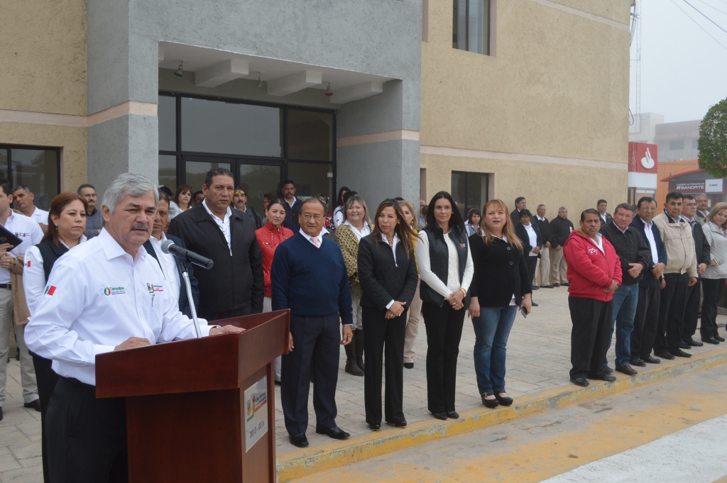 Inicia Alcalde programa de obra 2015 y equipa a Limpieza Pública y Parques y Jardines