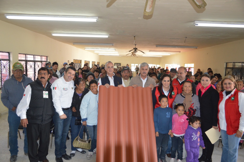 Inaugura JLHC obra de drenaje y otorga apoyos para techos firmes