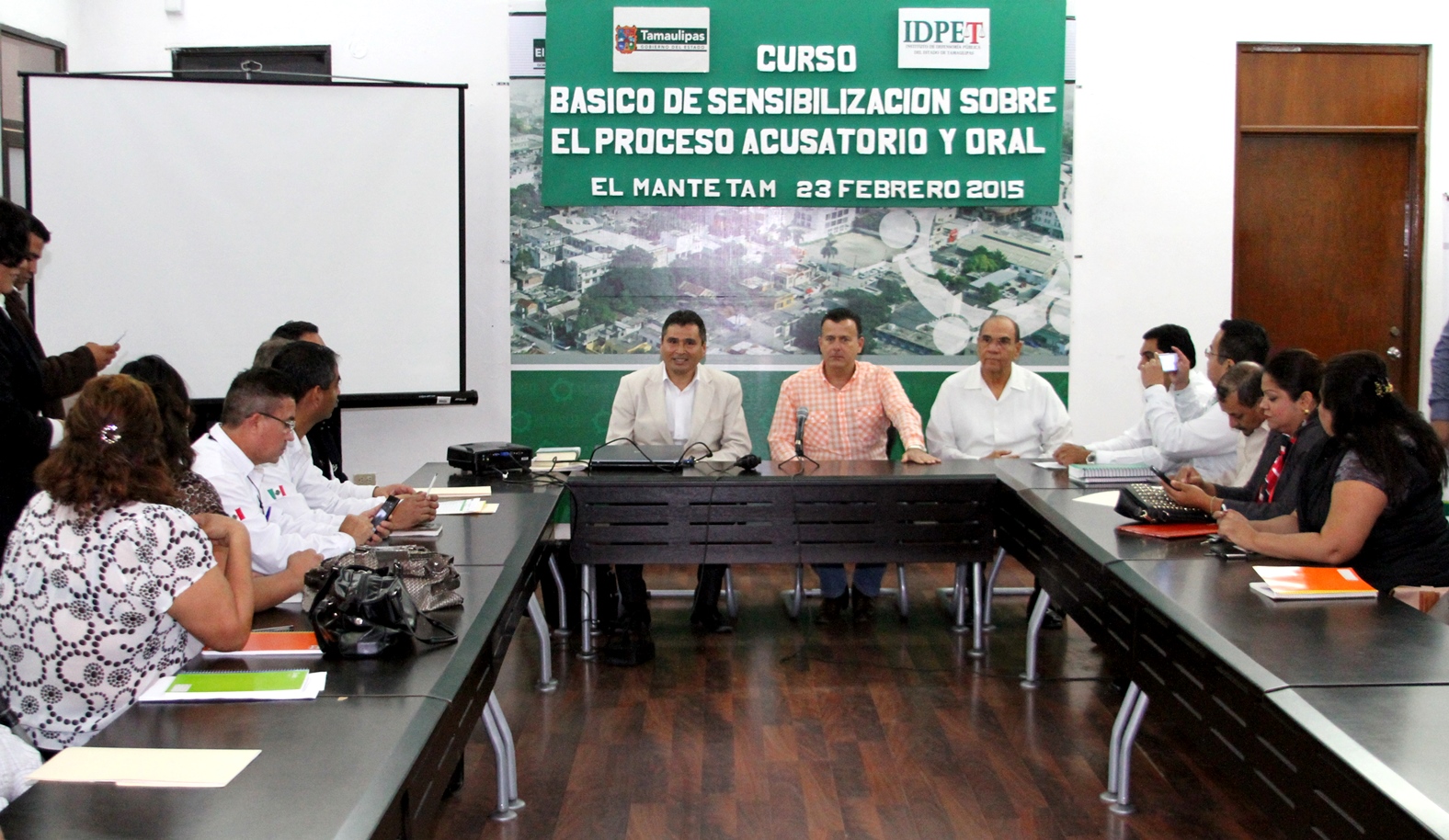 Inaugura Pablo González curso básico sobre Proceso penal acusatorio y oral