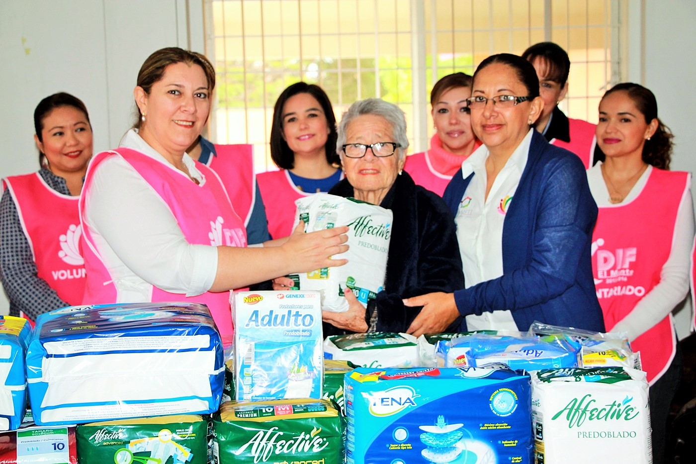 Damas del Voluntariado del DIF realizan donación a Casa Hogar