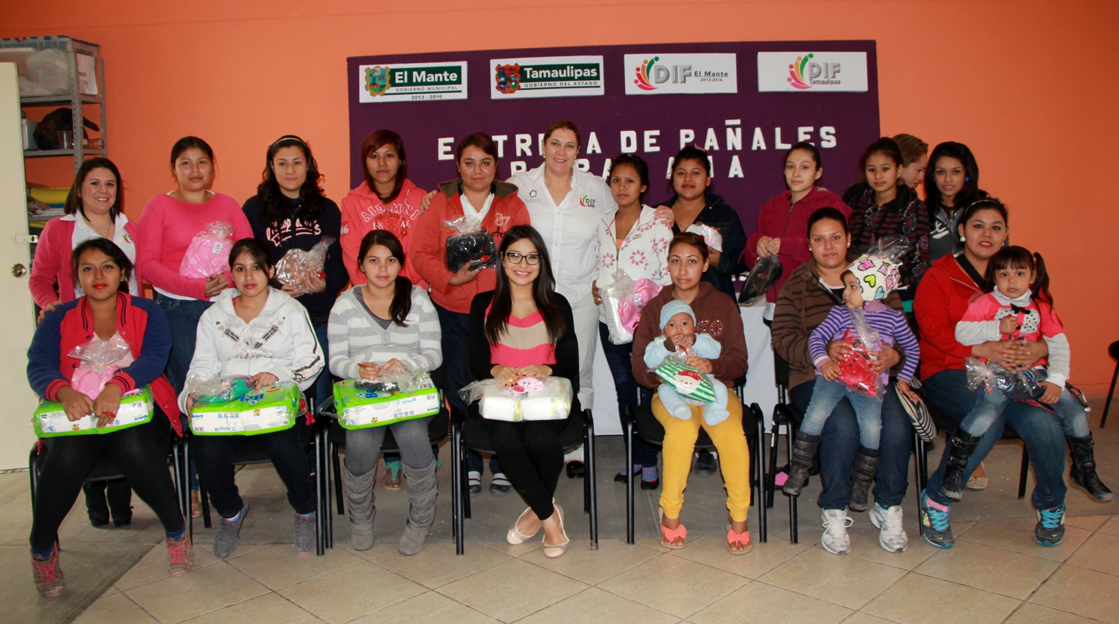 Respalda DIF Mante a madres adolescentes