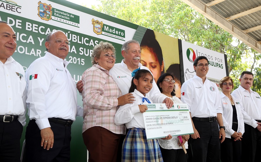 Reciben 192 mil becas y estímulos educativos niños y jóvenes de Tamaulipas