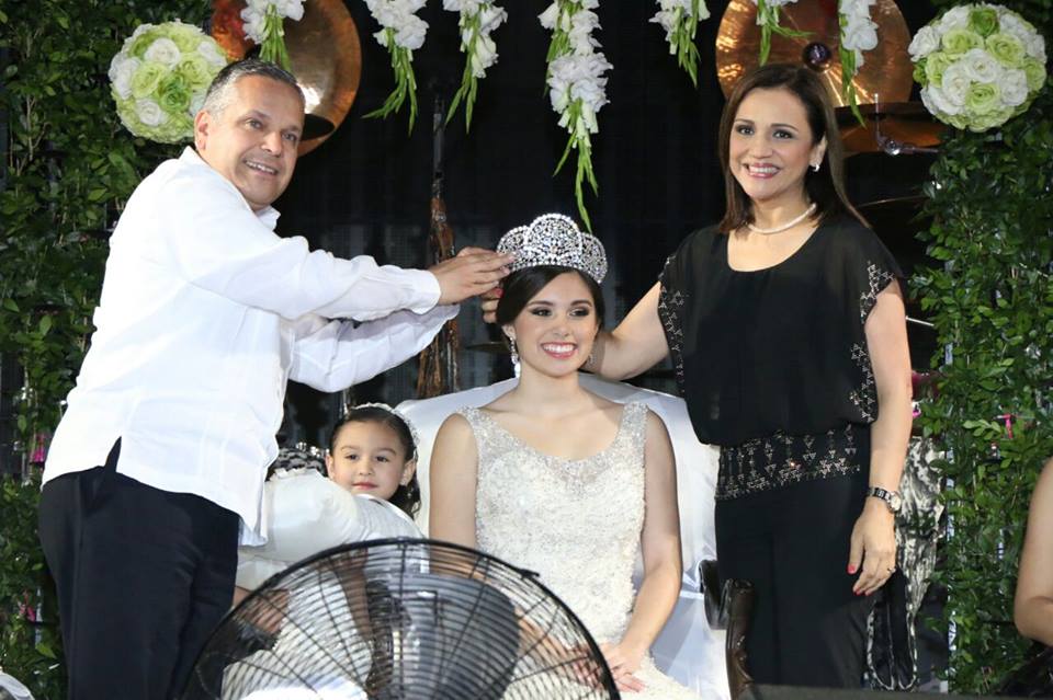 Inaugura Gustavo Torres Salinas las Fiestas de Abril Tampico 2015