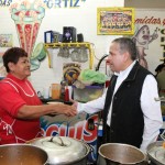 Acude Gustavo Torres a mercados municipales a dialogar con oferentes