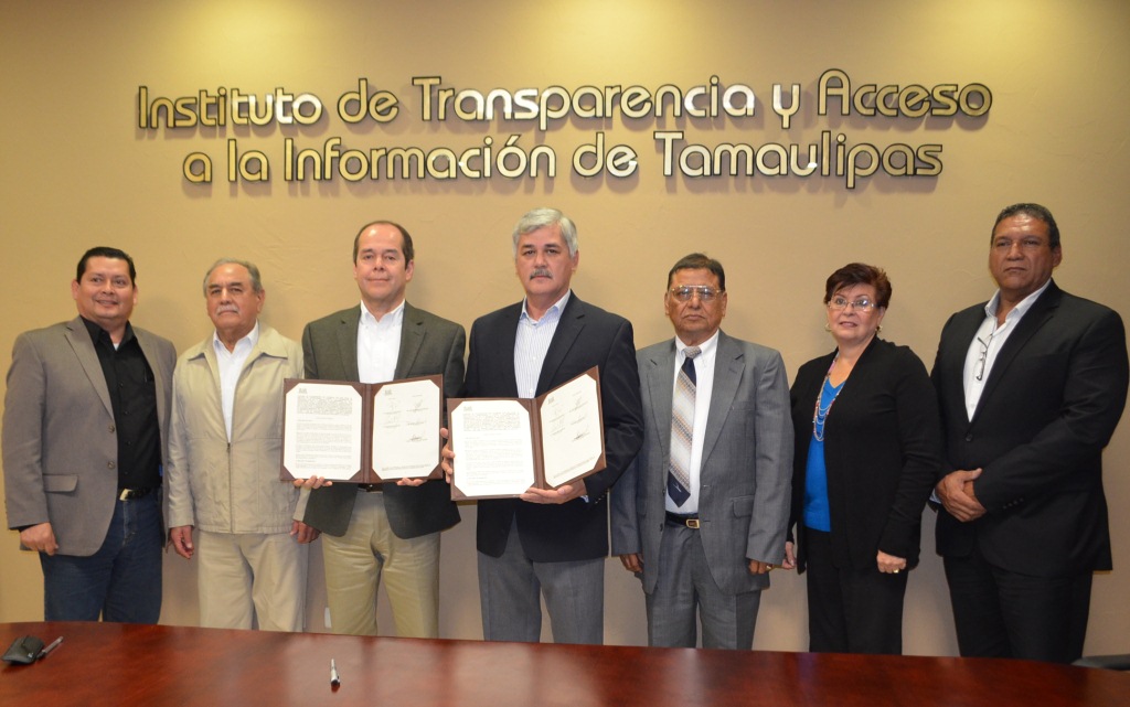 Firma JLHC convenio de colaboración con el ITAIT