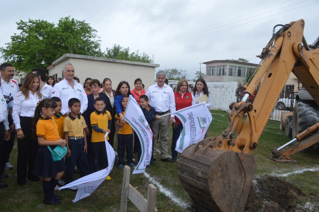 Inicia JLHC construcción de comedor en la Primaria Juan Escutia