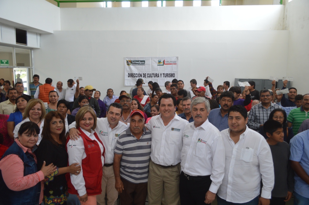 Entrega Hernández Castrellón apoyos a centros de bienestar social