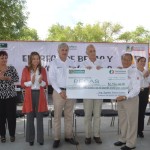 Entrega alcalde Hernández Castrellón becas y estímulos educativos