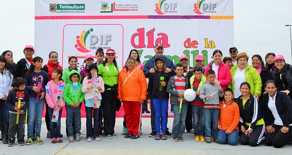 Celebra DIF y ayuntamiento el Día de la Familia