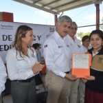 Entrega alcalde Hernández Castrellón becas y estímulos educativos