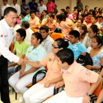 Encabeza Pablo entrega de becas Manutención para la educación superior