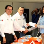 Encabeza Pablo entrega de becas Manutención para la educación superior