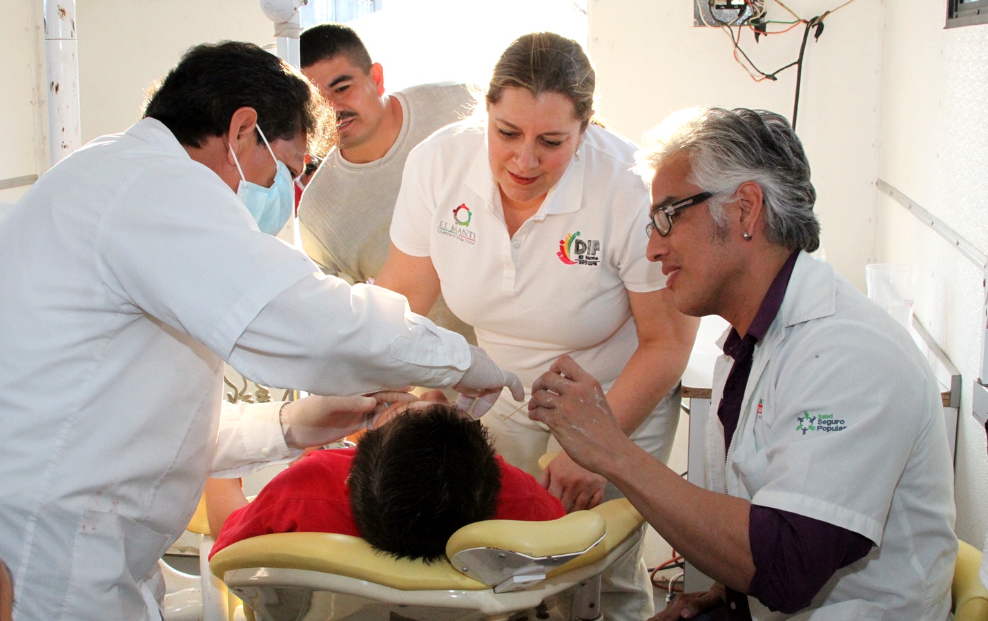 Lleva el DIF brigada médico asistencial a la colonia Victoria