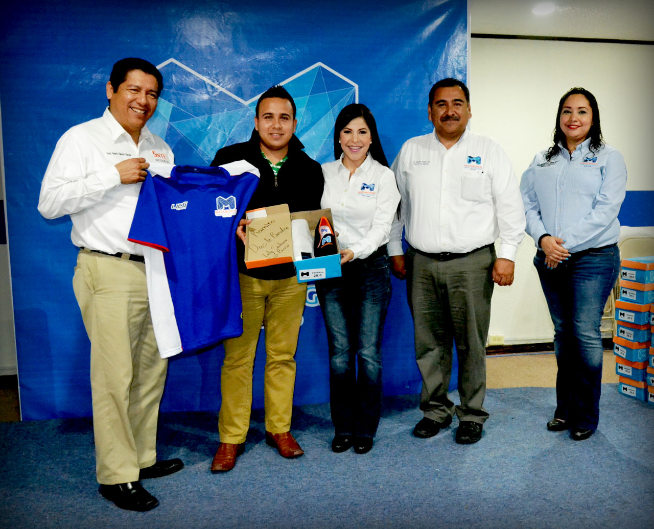 Apoya Lety Salazar al grupo representativo de Matamoros en la Segunda Jornada Magisterial