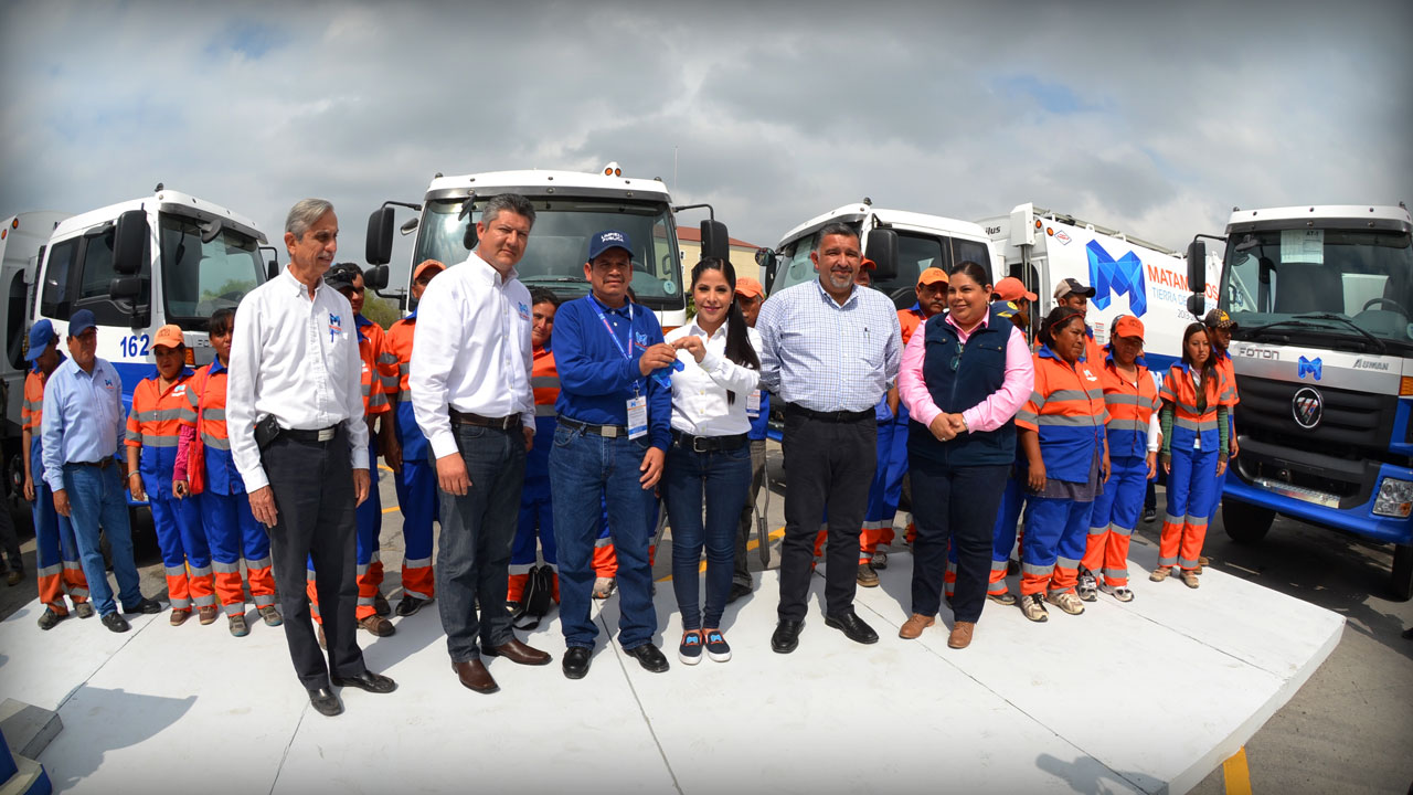 Alcaldesa Lety Salazar entrega nuevas unidades para recolección de basura en la ciudad
