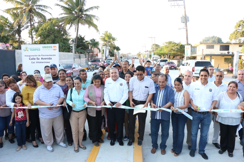 Entrega Gustavo Torres más obras de pavimentación en la zona norte de la ciudad