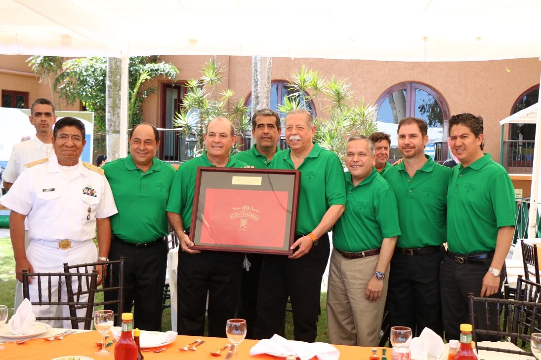 Acompaña Gustavo Torres Salinas al gobernador Egidio Torre Cantú a la inauguración del torneo de golf del Club Campestre