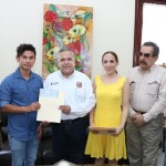 Entrega Gustavo Torres Salinas estímulos económicos a talentos tampiqueños