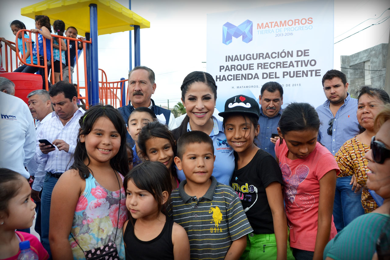 Alcaldesa Lety Salazar inaugura nuevos parques en colonias de Matamoros