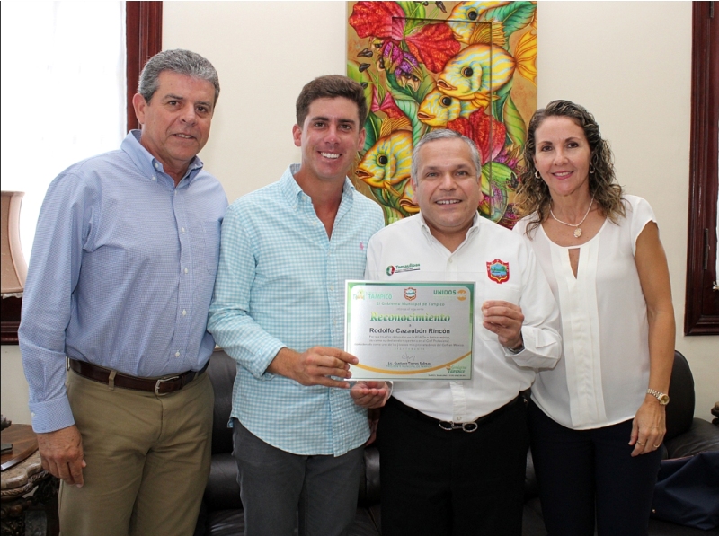 Entrega el Ayuntamiento de Tampico reconocimiento por su brillante trayectoria al golfista Rodolfo Cazaubón Rincón “Rodito”