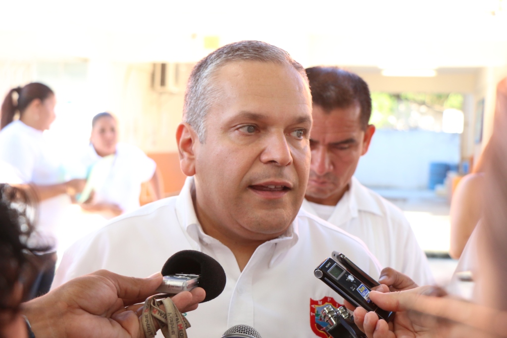 Reconoce Gustavo Torres Salinas participación y confianza de concesionarios de mercados municipales