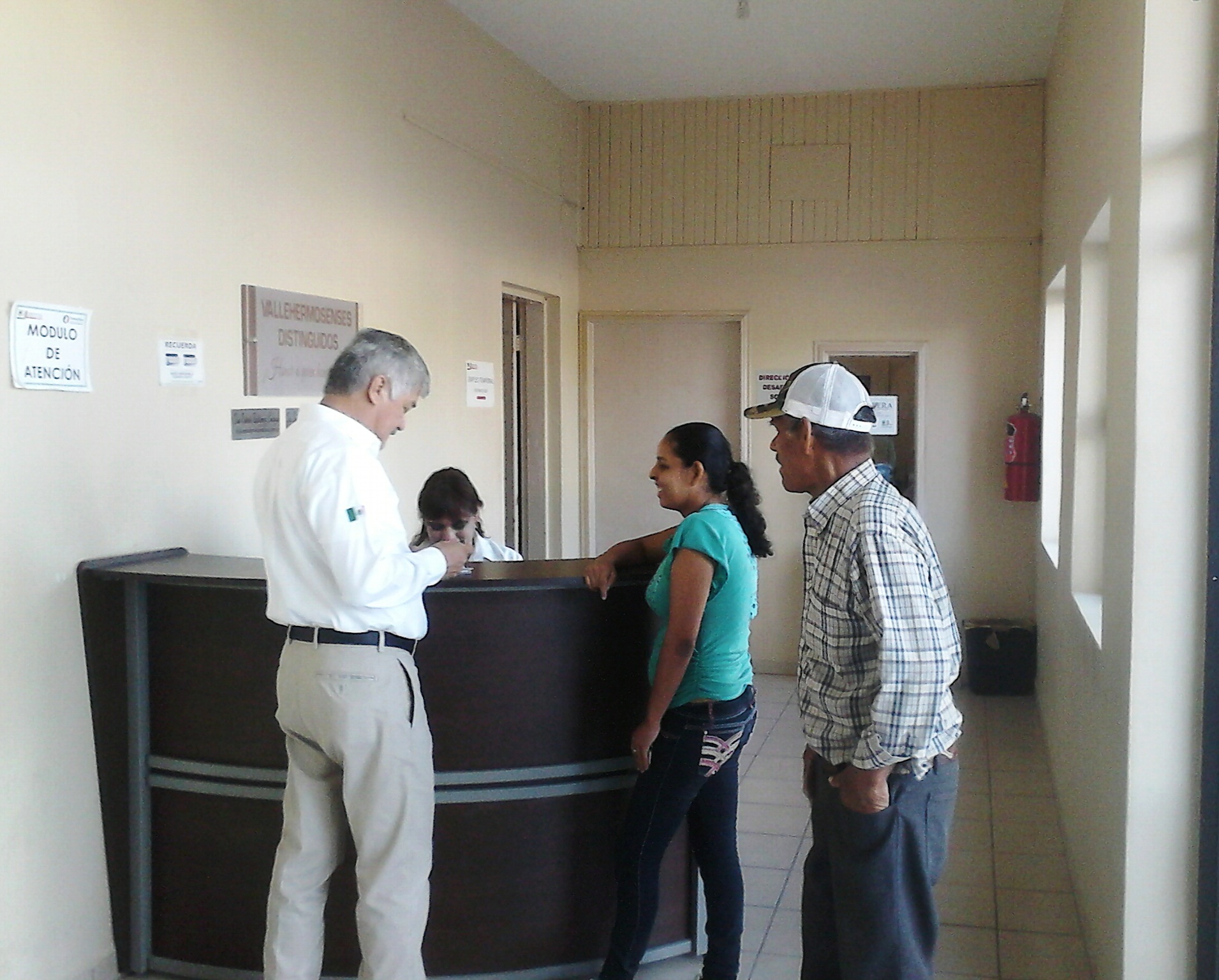 Atiende alcalde JLHC a la ciudadanía vallehermosense