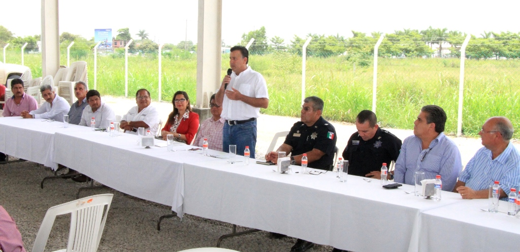 Asiste Alcalde a toma de protesta de mesa directiva de Conatram
