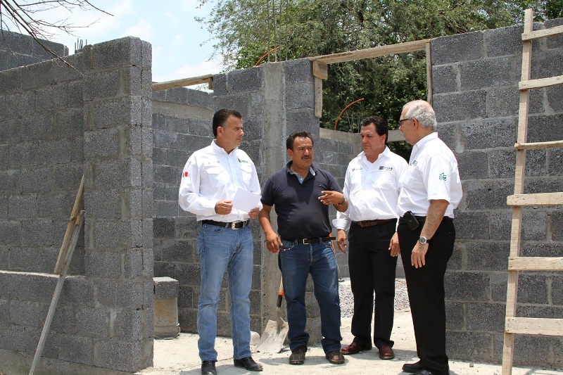 En supervisión de obras, Alcalde gestiona más beneficios a la educación