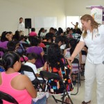 Convive Verónica con niños del Campamento de Verano 2015