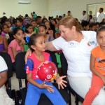 Convive Verónica con niños del Campamento de Verano 2015