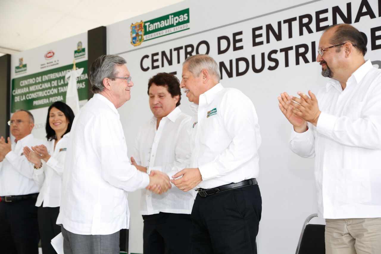 Gobernador y Presidente Nacional de CMIC revisan programa de obra en Tamaulipas