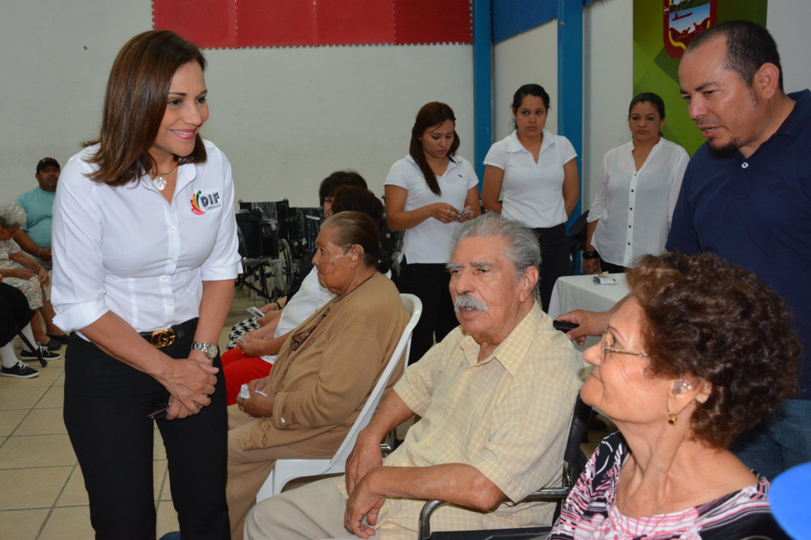 Refrenda Silvia Alcaraz apoyo del DIF a personas con capacidades diferentes