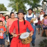 Cientos de personas han asistido al festival de verano 2015 en el Paseo La Cortadura