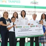 Entrega Gobierno del estado y municipio más de 6 millones de pesos en becas y estímulos educativos