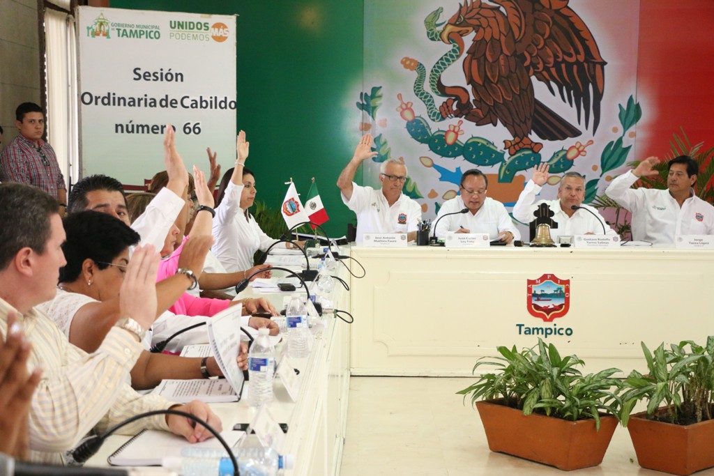 Autoriza Cabildo de Tampico al alcalde Gustavo Torres Salinas suscribir contratos y convenios para ingresar al nuevo esquema de emisión de pasaportes en el municipio