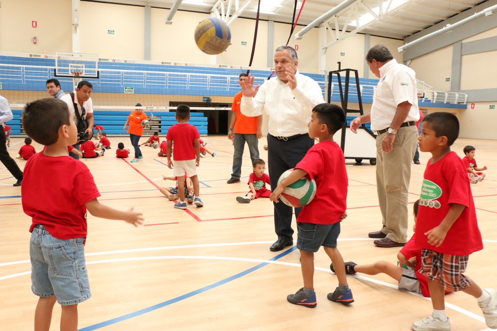 Convive el alcalde Gustavo Torres Salinas con niños y niñas del “Campamento de Verano Tampico 2015”
