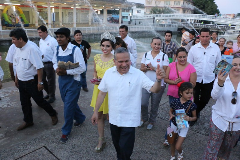 Supervisa Gustavo Torres atractivos de la ciudad y da la bienvenida a los turistas nacionales y extranjeros