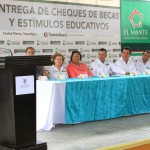 Entrega Pablo González, 5.5 millones en Becas y estímulos