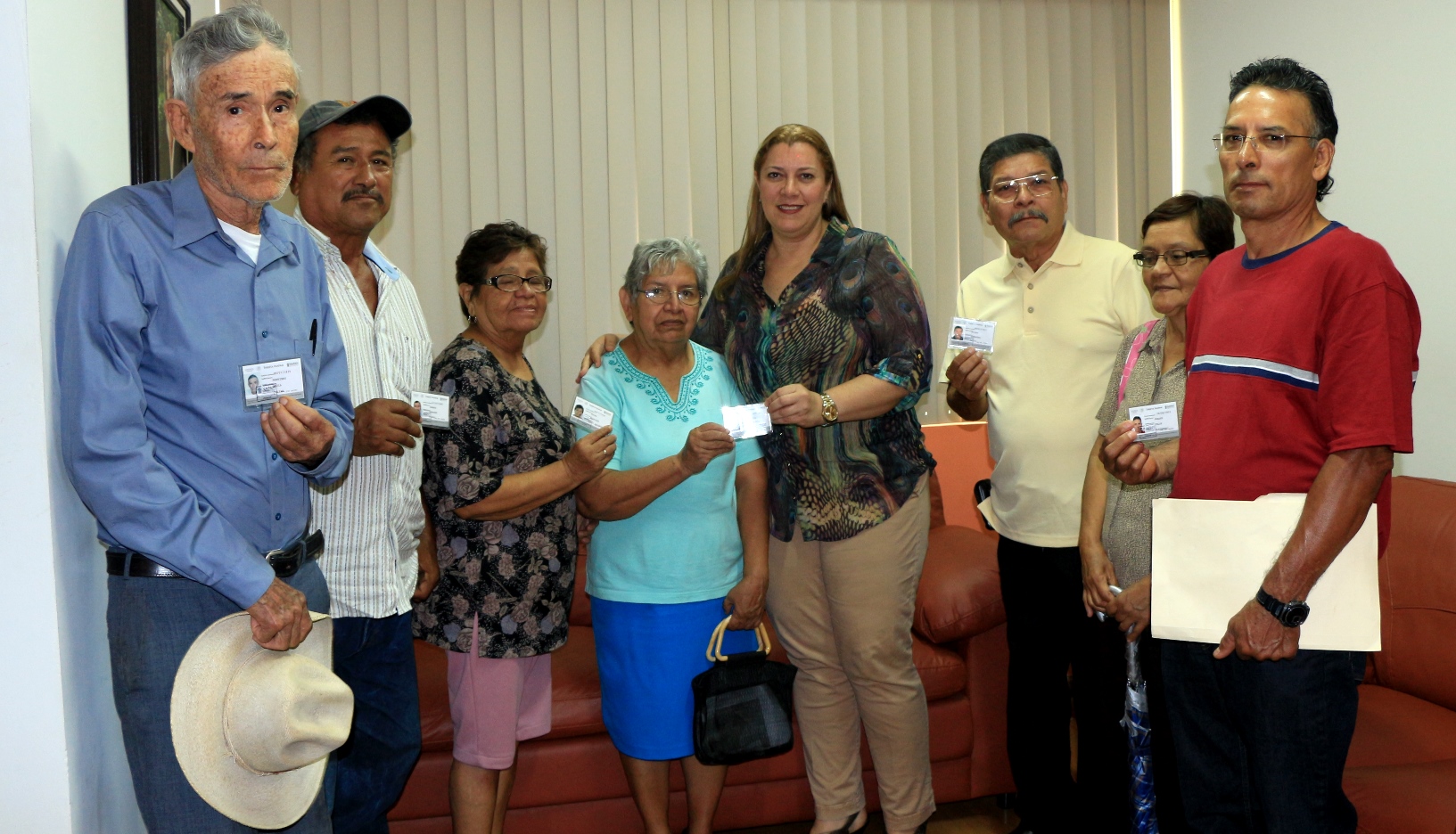 Resalta Verónica beneficios que aporta credencial del INAPAM