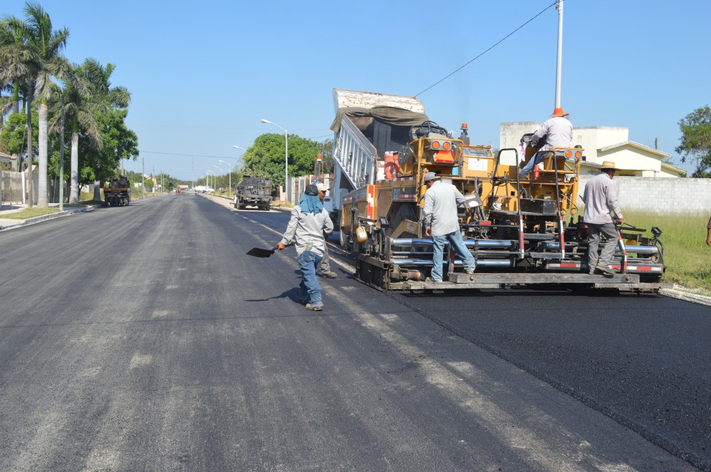 Avanzan los trabajos de reparación asfáltica en la avenida Las Palmas