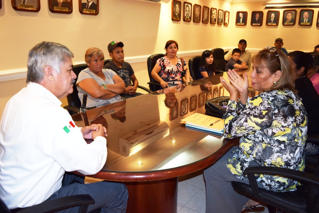 Promueve JHLC el acercamiento con habitantes de las colonias