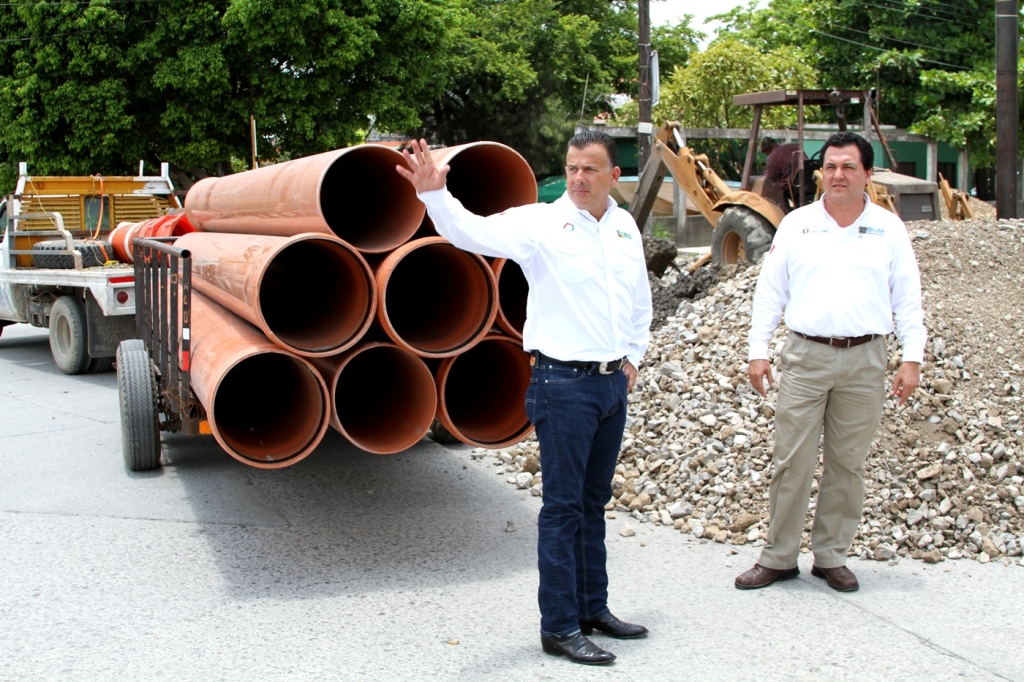 Supervisa Pablo obra del FONDEN