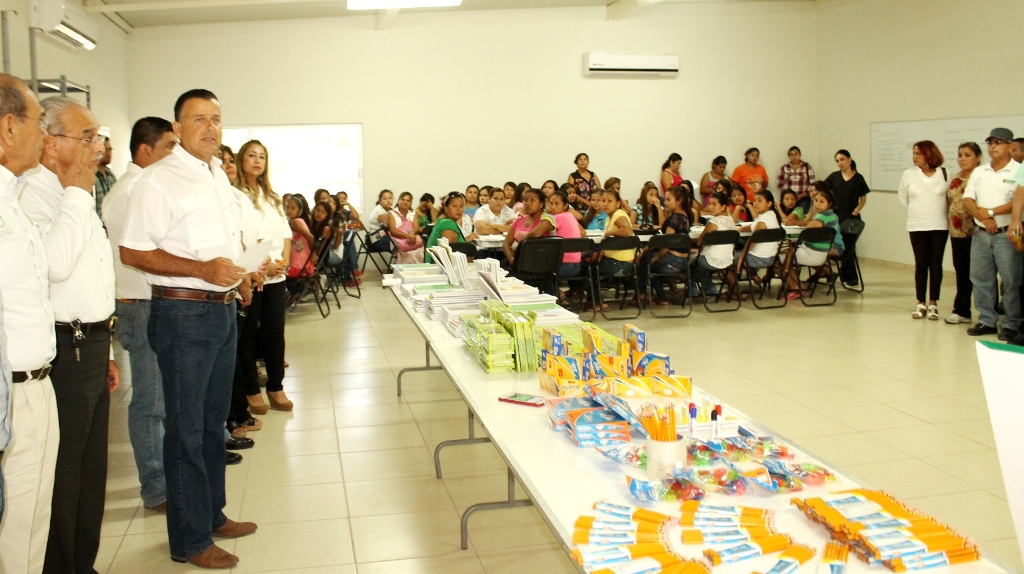 Pablo pone en marcha acciones sociales del programa Hábitat