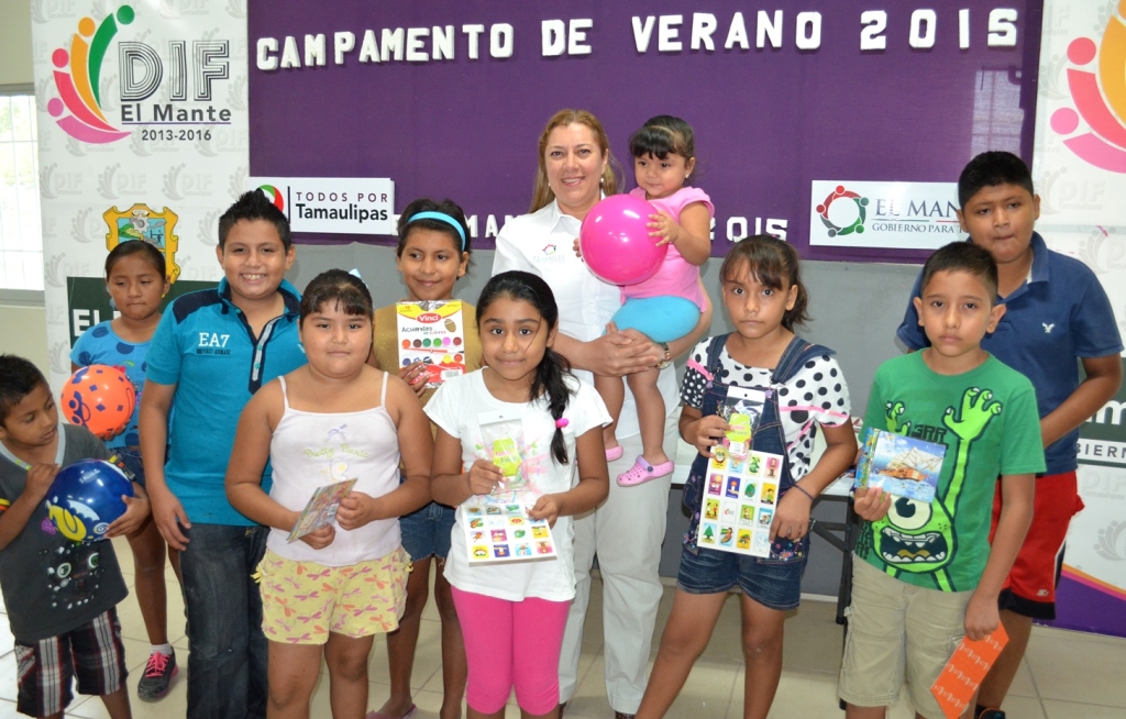 Convive Verónica con niños del Campamento de Verano 2015