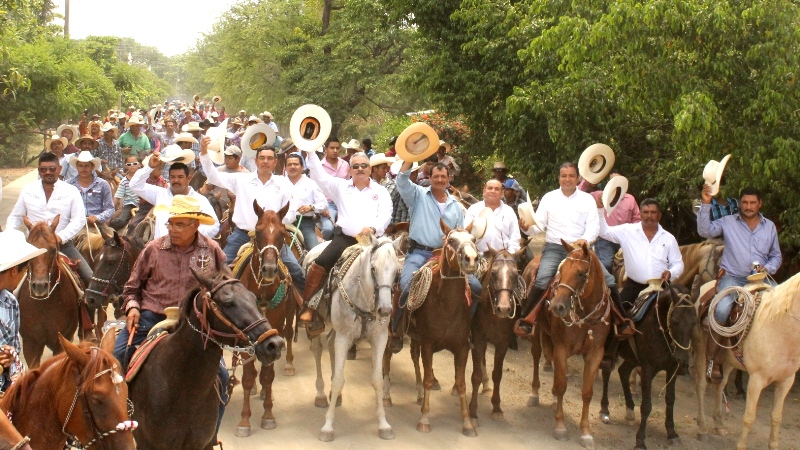 Celebran con Cabalgata Aniversario del Ejido El Triunfo Dos